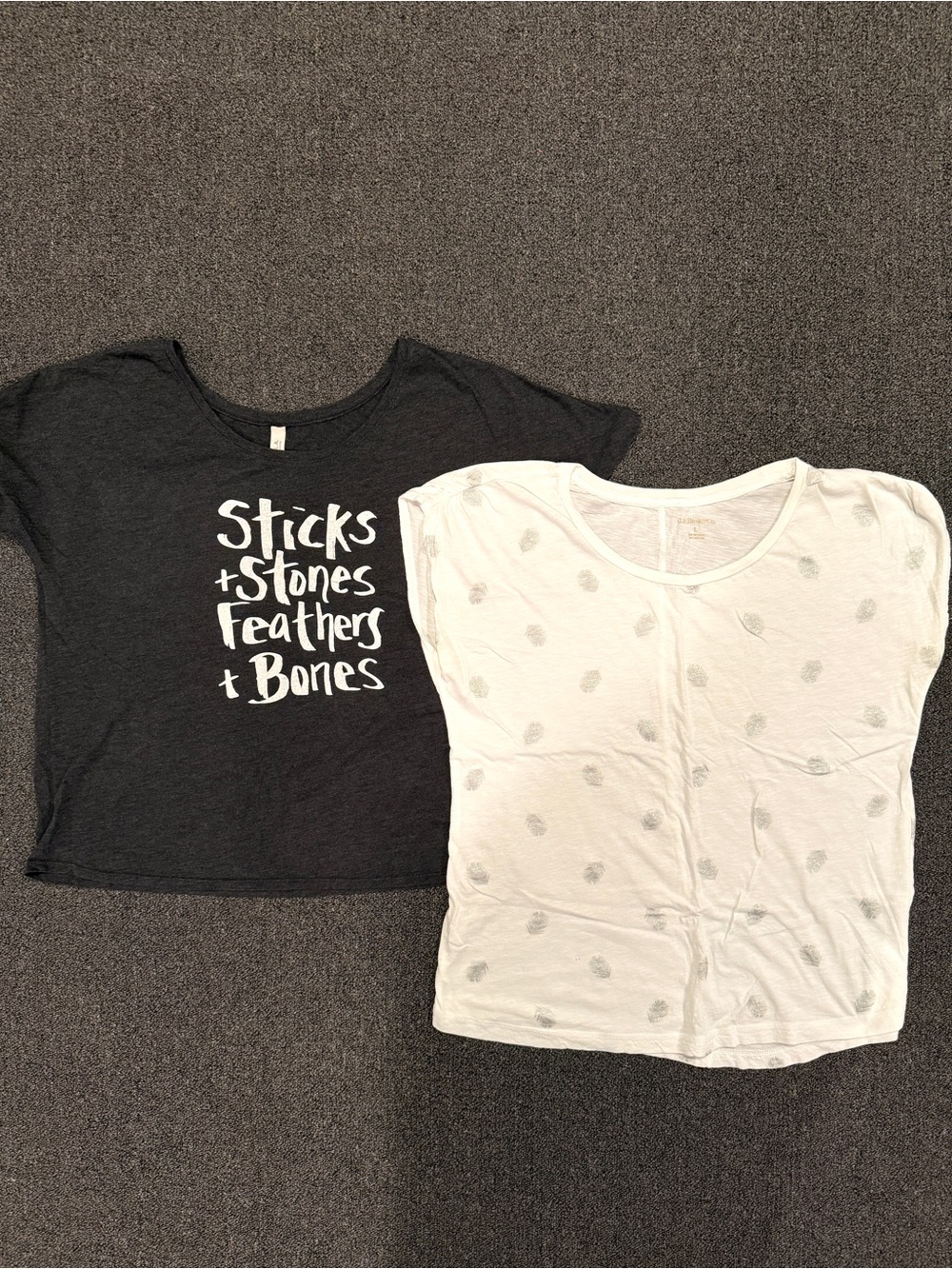2 Witchy Vibes feather Tees Size Large